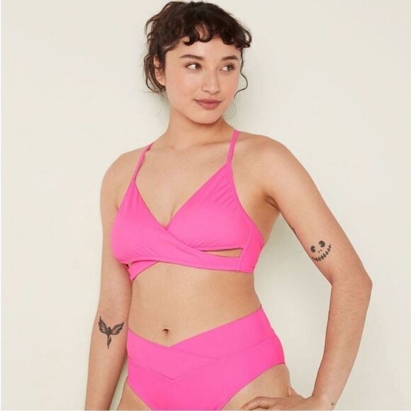 🆕 medium VICTORIA’S SECRET PINK BODY WRAP BIKINI TOP - Picture 1 of 14